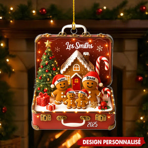 Ornement de Noël en Acrylique Personnalisé – Valise Vintage Famille Pain d’Épice