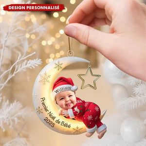 Ornement de Noël Personnalisée – Bébé sur la Lune, Premier Noël 2025