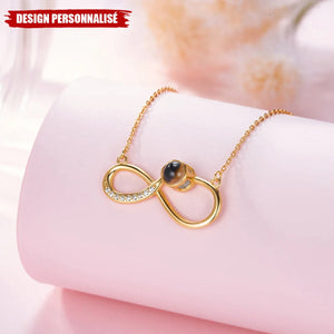 Collier Infini Personnalisé avec Photo – Symbole d’Amour Éternel et Cadeau Souvenir Unique