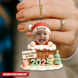 Ornement Acrylique Personnalisé Bébé Noël avec Cheminée – Cadeau de Noël pour Enfants