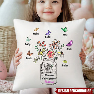 Coussin Personnalisé avec Papillons et Prénoms – Cadeau Émotionnel et Unique pour Mamie