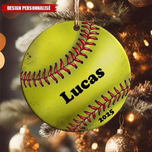 Ornement de Noël Personnalisé – Thème Sport avec Prénom et Année