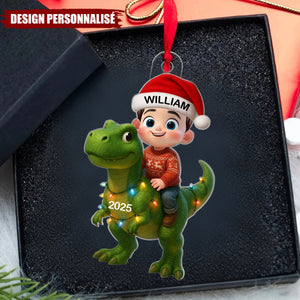 Ornement de Noël Acrylique Personnalisé – Enfants sur Dinosaure avec Prénom et Année