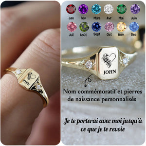 En mémoire de l’être aimé – Bague personnalisée avec nom et pierre de naissance en forme d’ailes