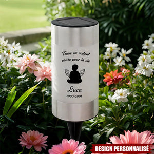 Lampe Solaire de Jardin Personnalisée – Cadeau commémoratif familial avec nom et silhouette
