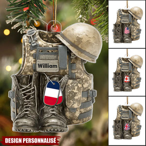 Ornement Militaire Personnalisé - Gilet de Combat Militaire, Bottes et Casque
