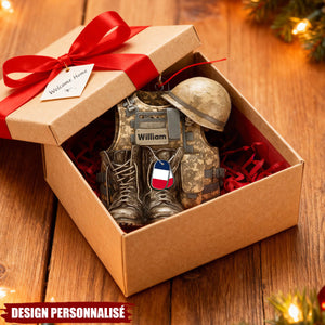 Ornement Militaire Personnalisé - Gilet de Combat Militaire, Bottes et Casque
