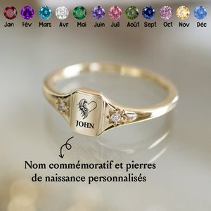 En mémoire de l’être aimé – Bague personnalisée avec nom et pierre de naissance en forme d’ailes