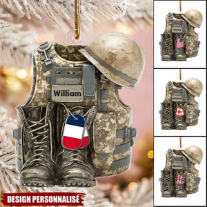 Ornement Militaire Personnalisé - Gilet de Combat Militaire, Bottes et Casque