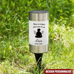 Lampe Solaire de Jardin Personnalisée – Cadeau commémoratif familial avec nom et silhouette