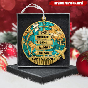 Ornement de Noël Personnalisé – Globe des Aventures 2025