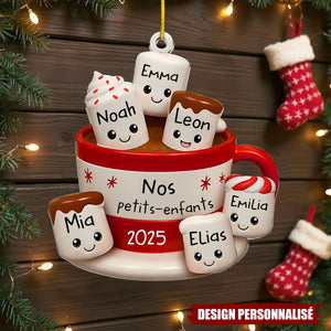 Ornement de Noël en Acrylique Personnalisé – Tasse de Chocolat Chaud avec Prénoms des Petits-Enfants