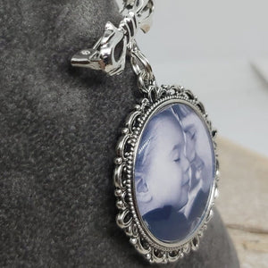 Broche Médaillon Photo Personnalisée – Souvenir Unique et Élégant