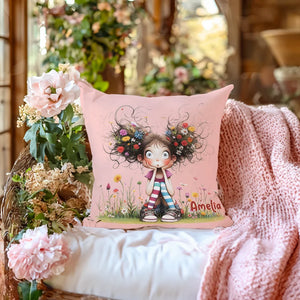 Coussin Personnalisé avec Prénom – Illustration Fille en Dessin Animé Coloré