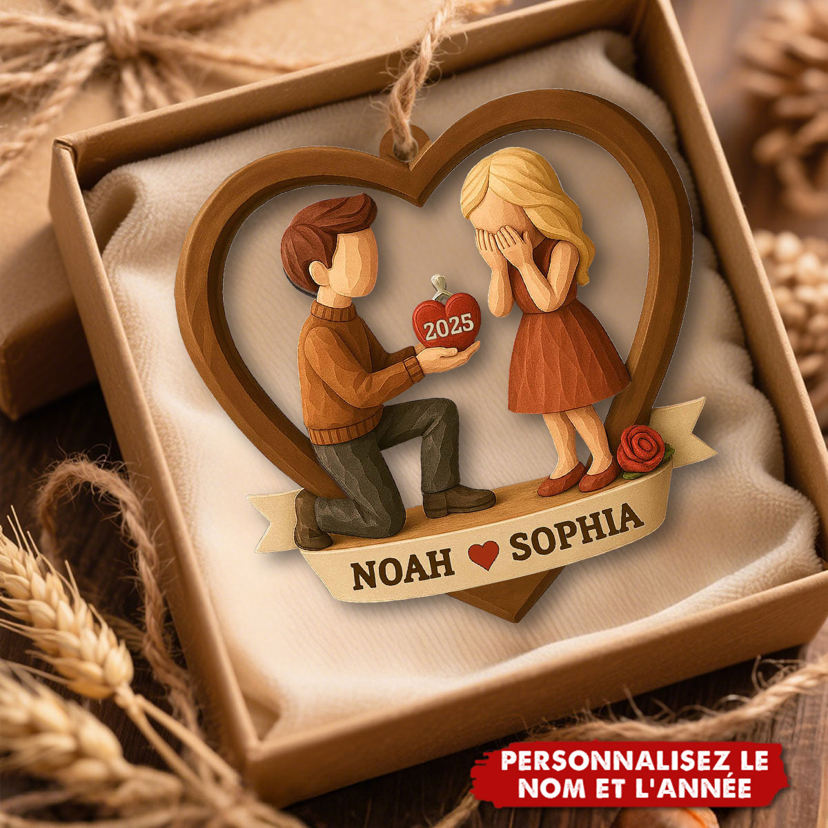 Ornement Personnalisée de Demande en Mariage – Couple dans un Cœur avec Nom & Année