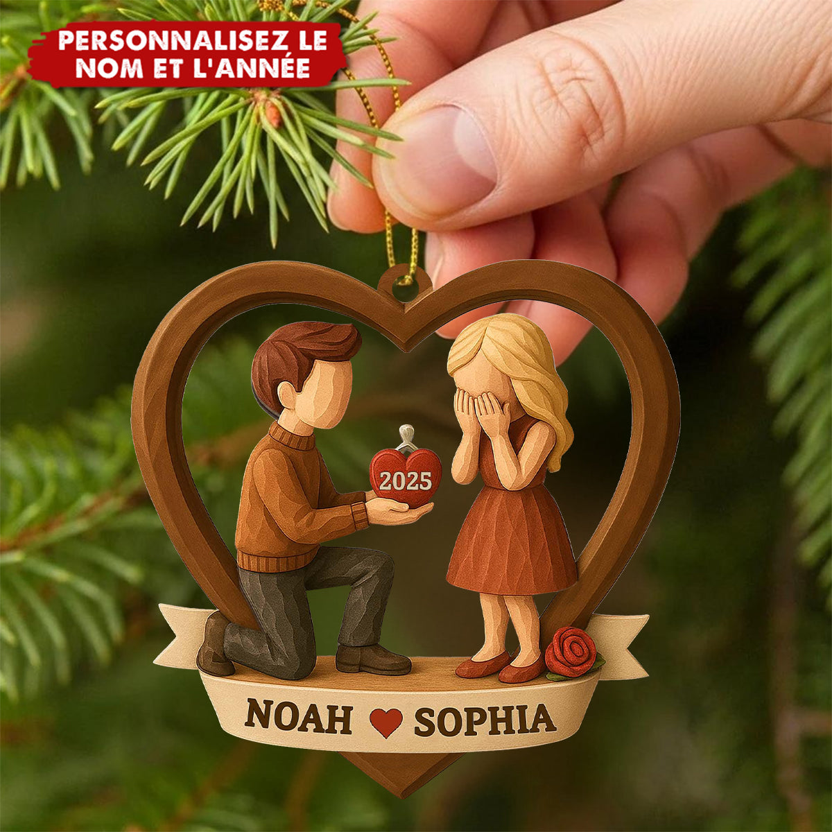 Ornement Personnalisée de Demande en Mariage – Couple dans un Cœur avec Nom & Année