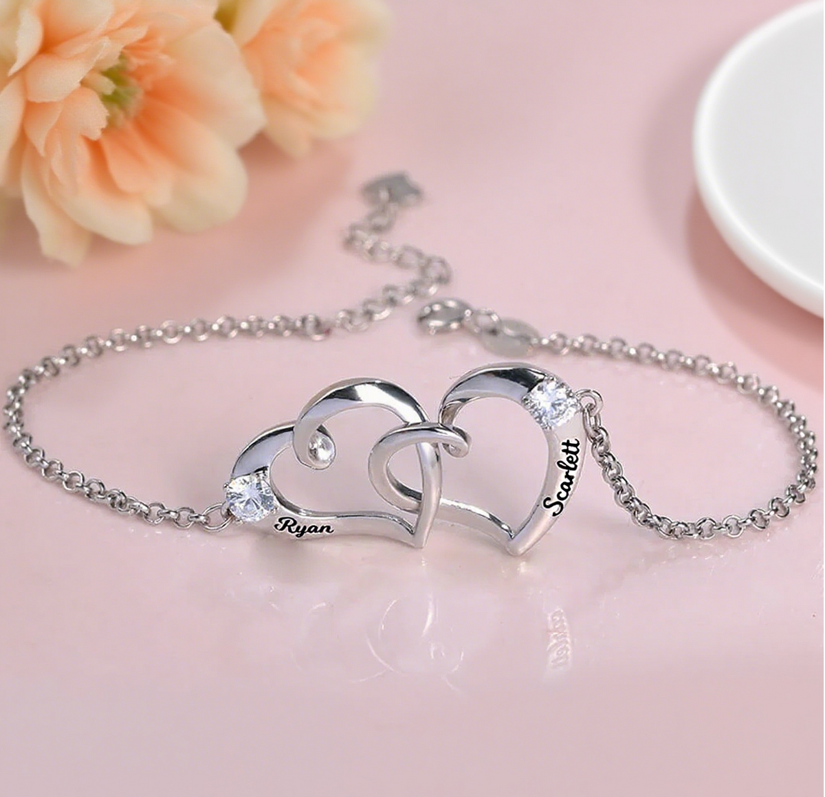 Bracelet Personnalisé Cœurs Entrelacés avec Pierres de Naissance - Cadeau Émotionnel et Élégant