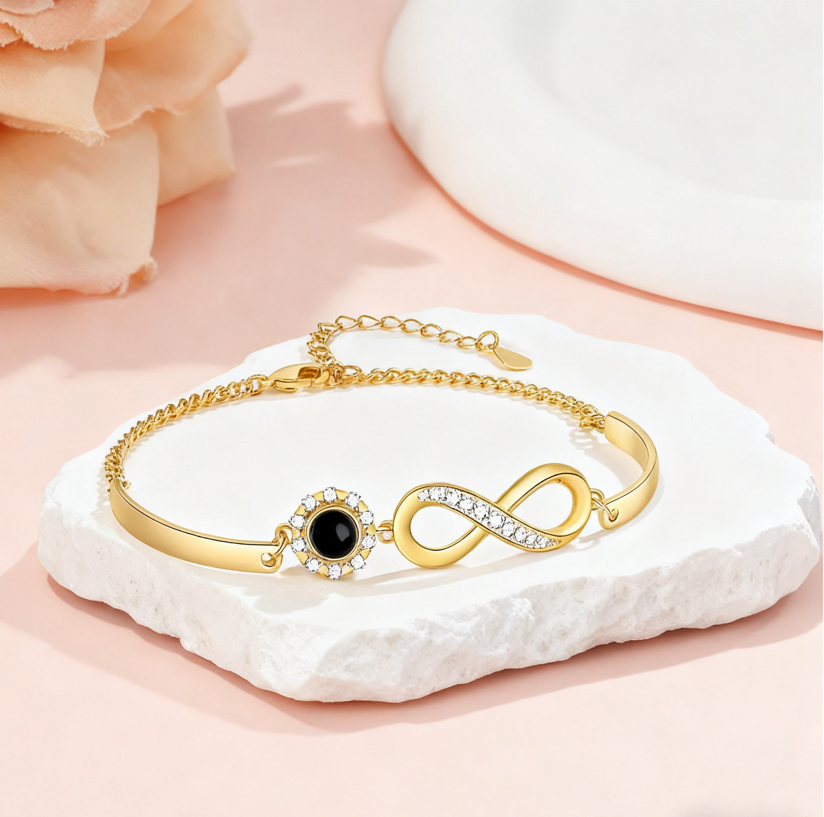 Bracelet Infini Personnalisé avec Pierre de Projection – Cadeau Symbolique d’Amour Éternel
