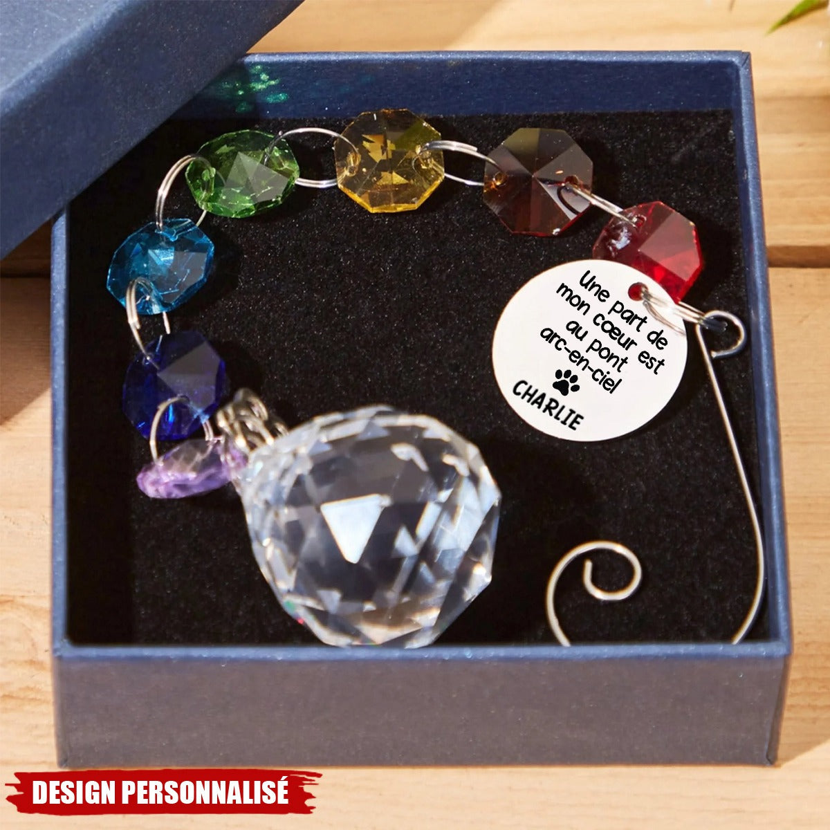 Suncatcher Cristal Personnalisé – Hommage à un Animal au Pont Arc-en-Ciel
