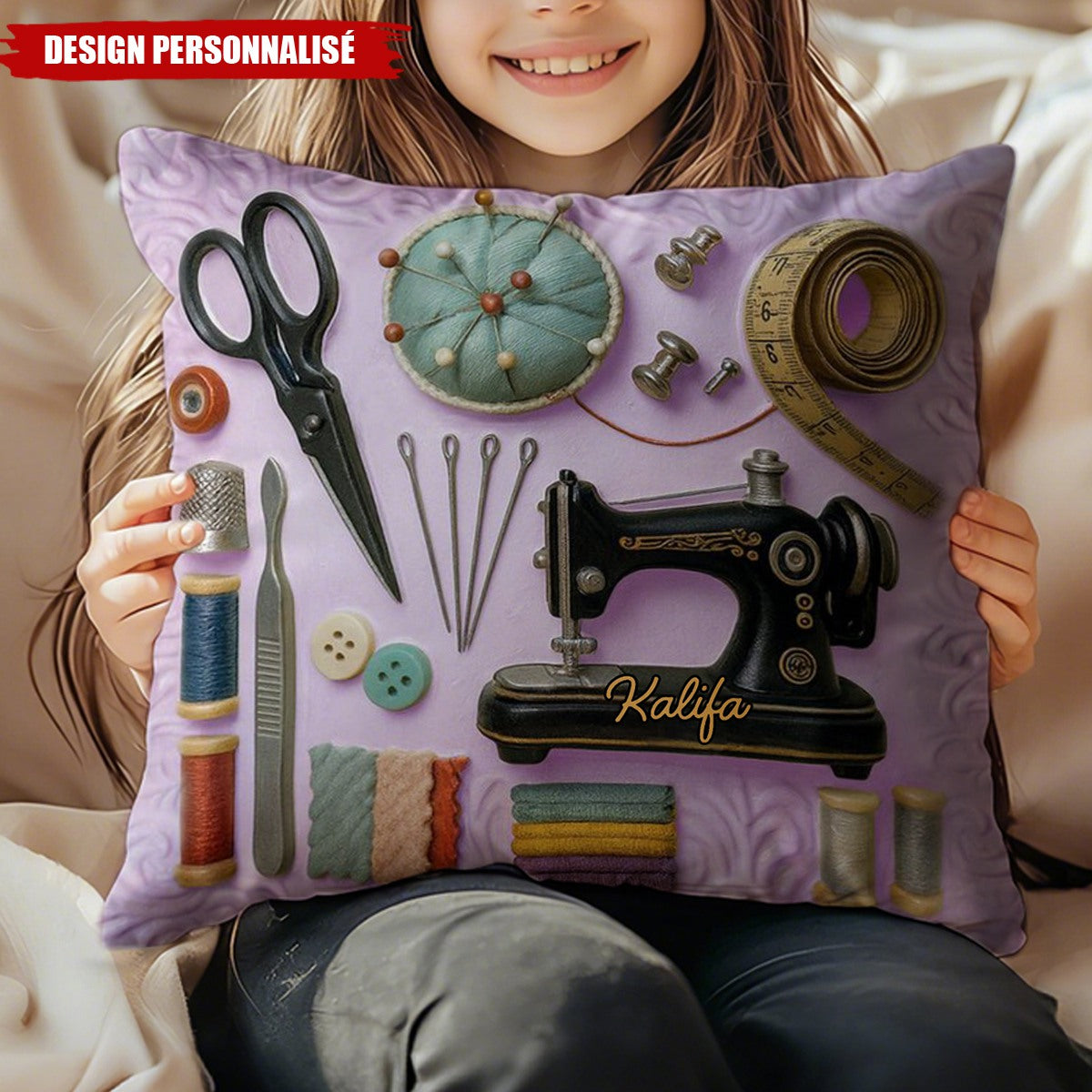 Coussin Personnalisé à Motif de Machine à Coudre et Outils — Cadeau Pour Les Passionnés de Bricolage