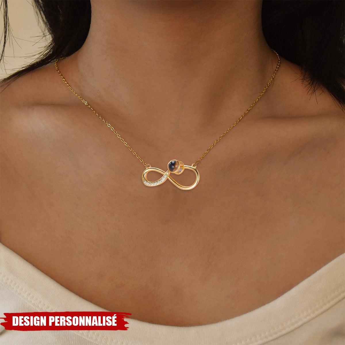 Collier Infini Personnalisé avec Photo – Symbole d’Amour Éternel et Cadeau Souvenir Unique