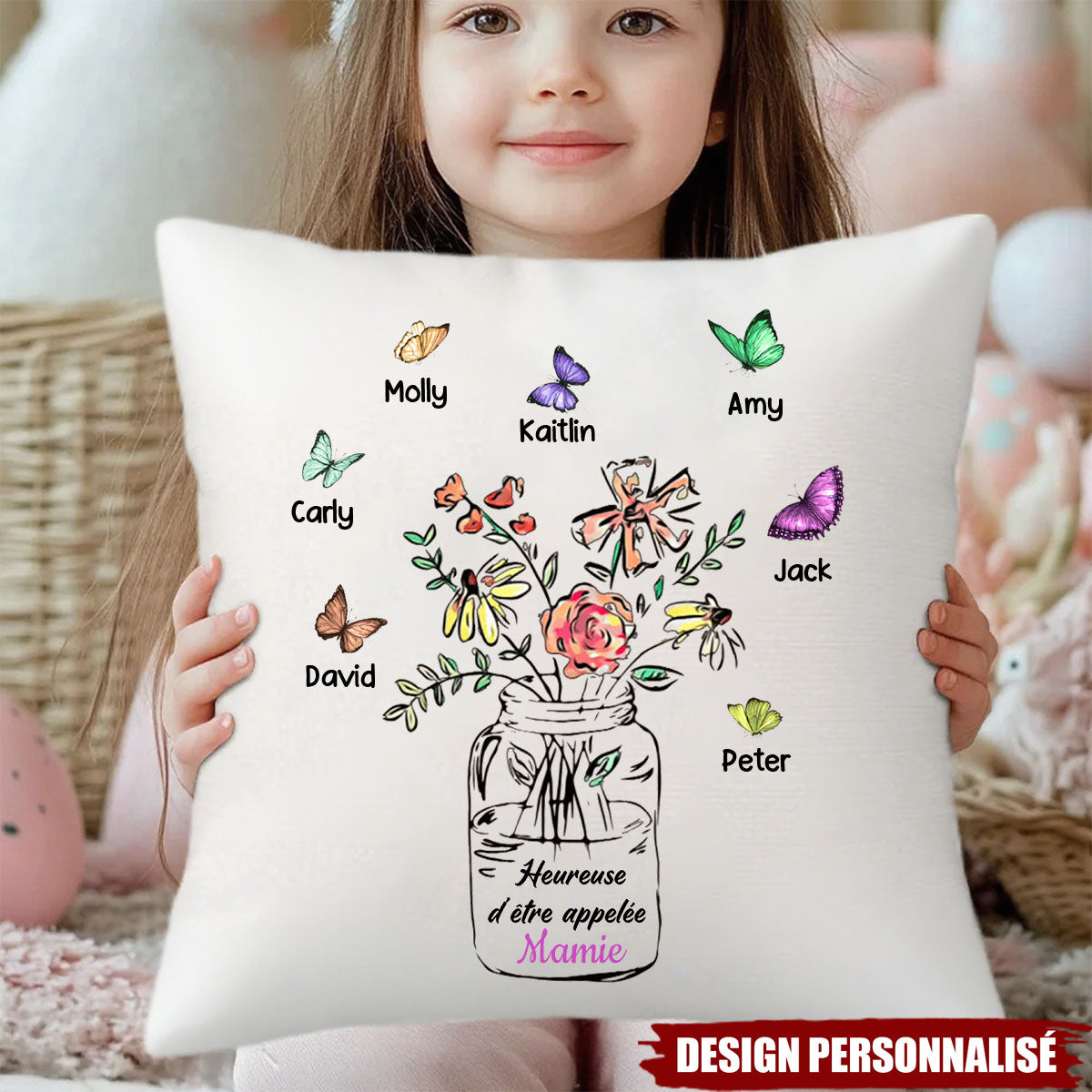 Coussin Personnalisé avec Papillons et Prénoms – Cadeau Émotionnel et Unique pour Mamie