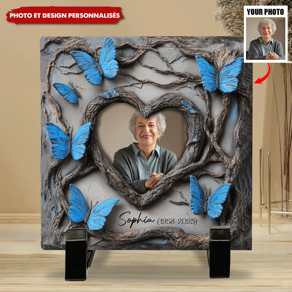 En Mémoire de Nos Êtres Chers – Pierre Commémorative Personnalisée en Forme Carrée avec Papillons Bleus