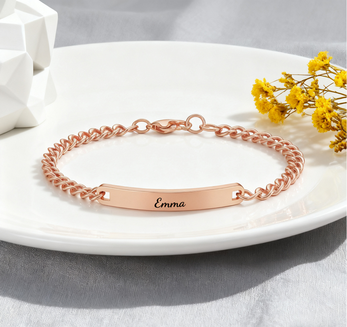 Bracelet Personnalisé avec Nom – Cadeau Élégant pour Femmes