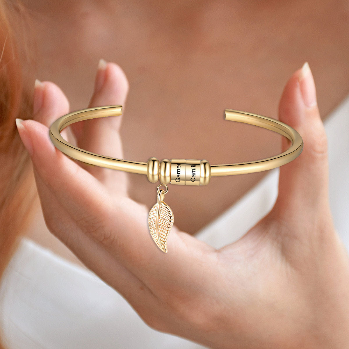 Bracelet Personnalisé en Acier Inoxydable avec Breloque Feuille et Noms Gravés