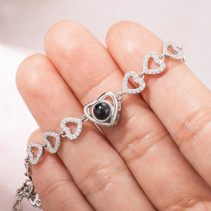 Bracelet Cœur avec Projection Photo – Cadeau Personnalisé d’Amour