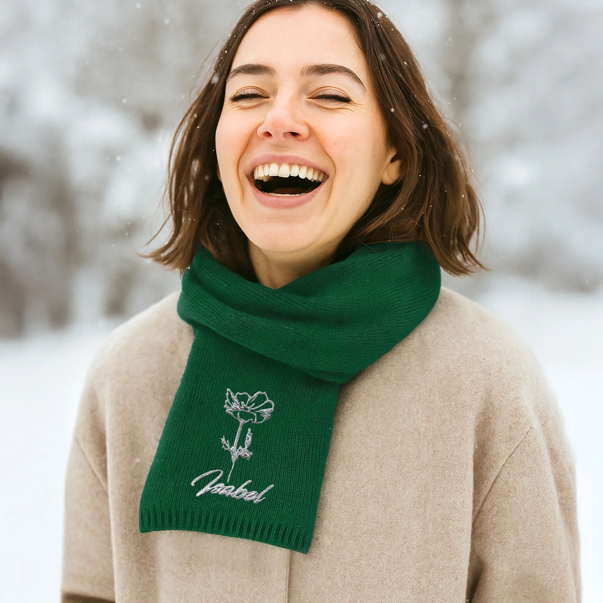 Écharpe Personnalisée et Fleur – Cadeau Élégant et Chaleureux pour Femme