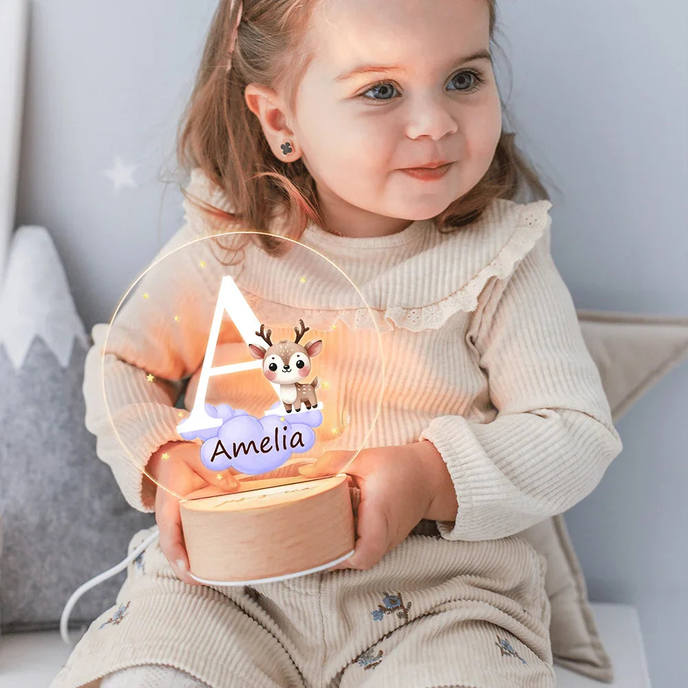 Plaque LED Acrylique Personnalisée – Veilleuse Enfant avec Initiale du prénom et Animal Mignon