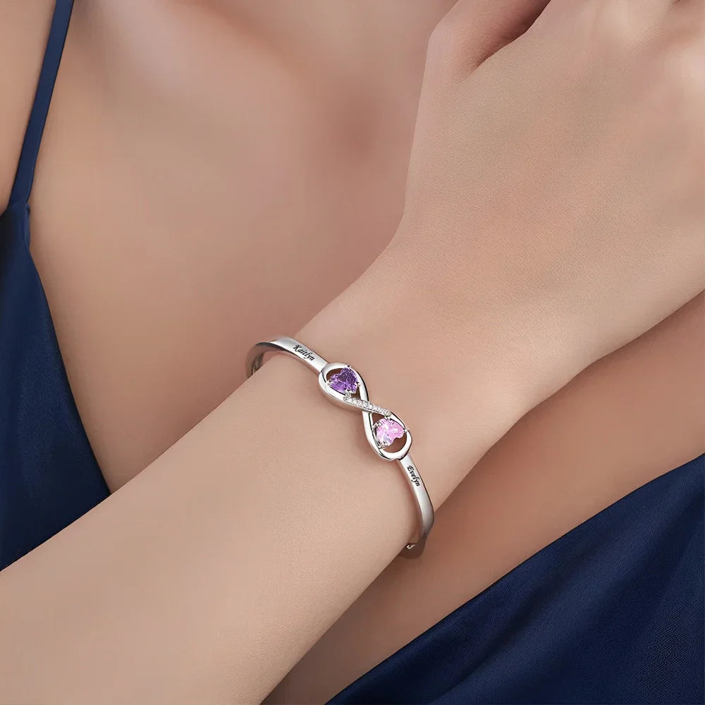 Bracelet Personnalisé avec Noms et Pierres de Naissance en Forme de Cœur - Cadeau Émotionnel et Élégant
