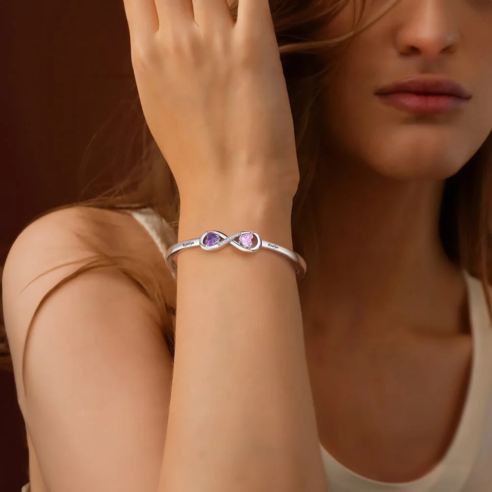 Bracelet Personnalisé avec Noms et Pierres de Naissance en Forme de Cœur - Cadeau Émotionnel et Élégant