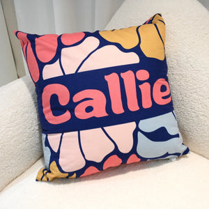 Housse de Coussin Personnalisée avec Nom – Motifs Floraux Rétro
