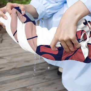 Serviette de plage personnalisée avec prénom – Design floral rétro