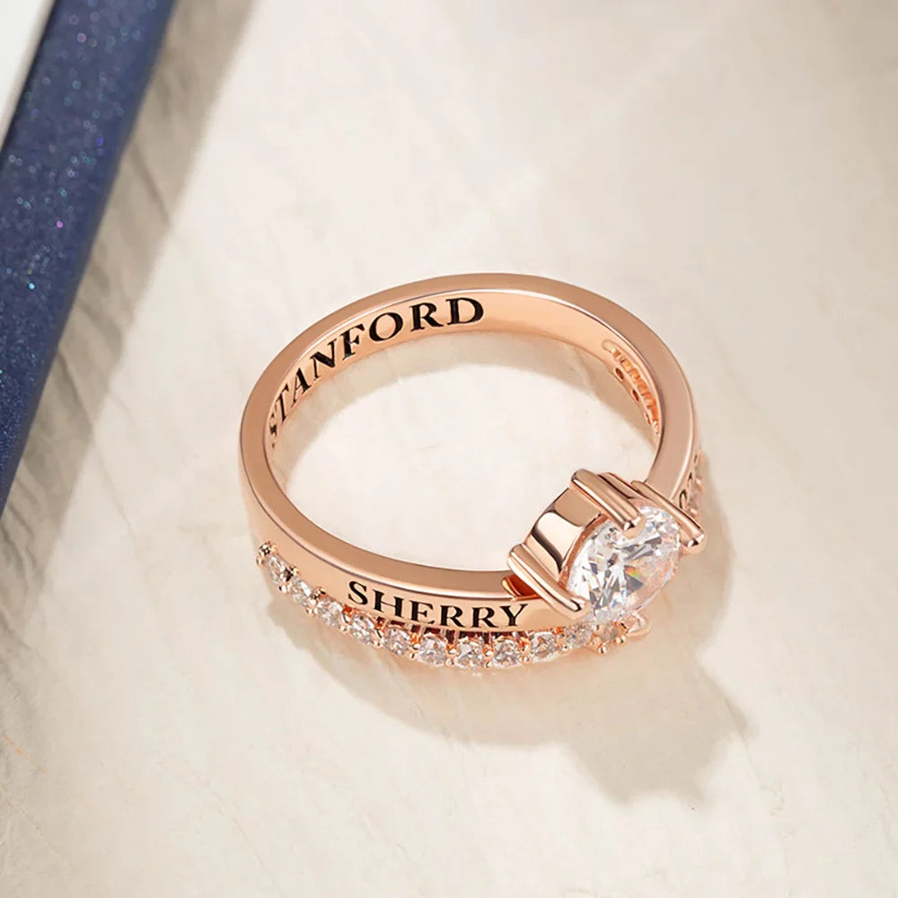 Bague Personnalisée en Zircon – Cadeau Élégant pour Diplômées et Femmes Spéciales