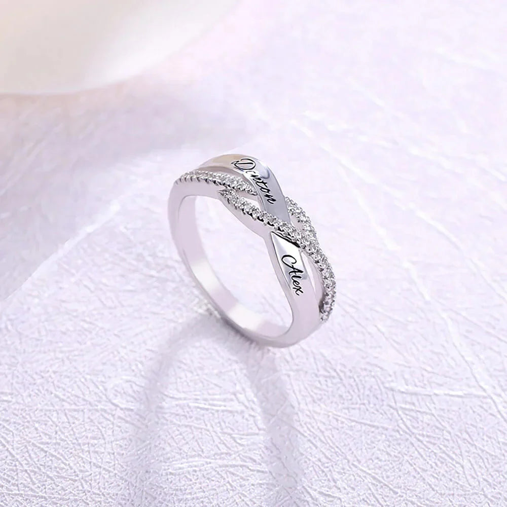 Bague Personnalisée avec Noms – Symbole d’Amour Éternel et Cadeau Romantique